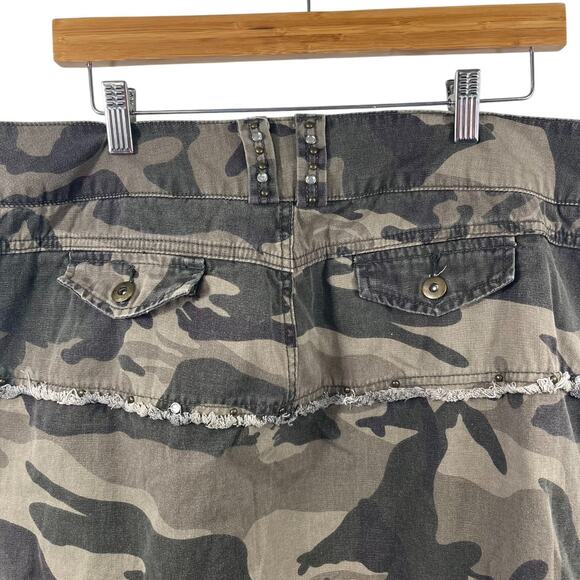 VTG Y2K Camo Tiered Maxi Midi Skirt Sz 16W Stud Punk Goth Distressed Modest Army - Picture 5 of 6